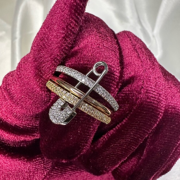 Gold and Silver Ring with Interwoven Bands and Sparkling Stones - Picture 2 of 9